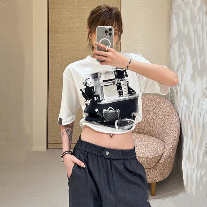 louis vuitton vintage luggage figure print crew neck short sleeve t-shirt